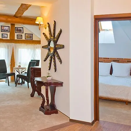 Hotel Szymbark 3* סימבארק