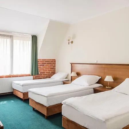 Otel Hotel Szymbark 3*